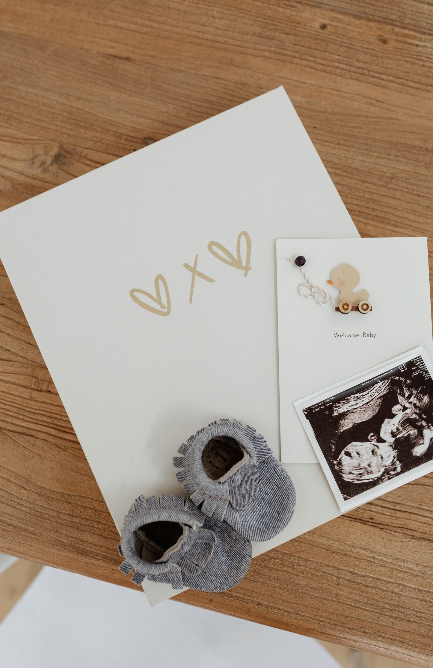 Baby milestones keepsake binder for recording first year memories by The Keepsake Kollective